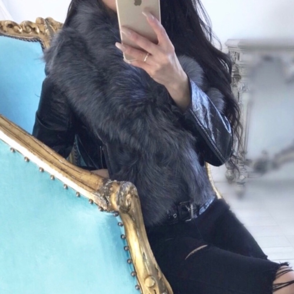 Reposhing gray faux fur stole